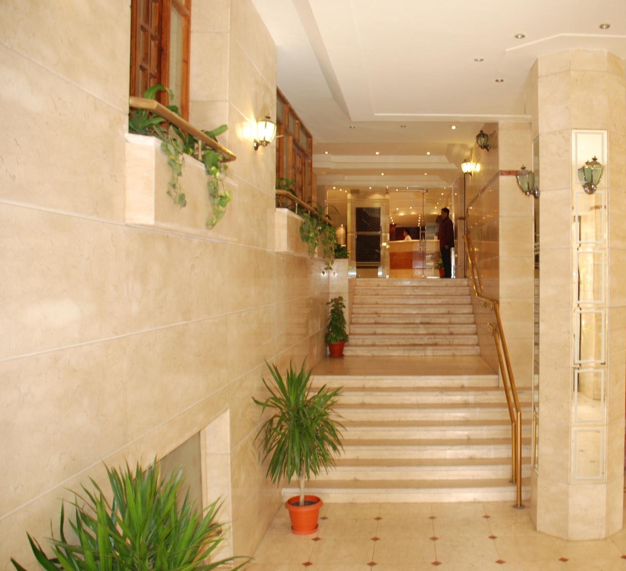 Swiss Inn Hotel Mohandeseen Giza Exterior foto